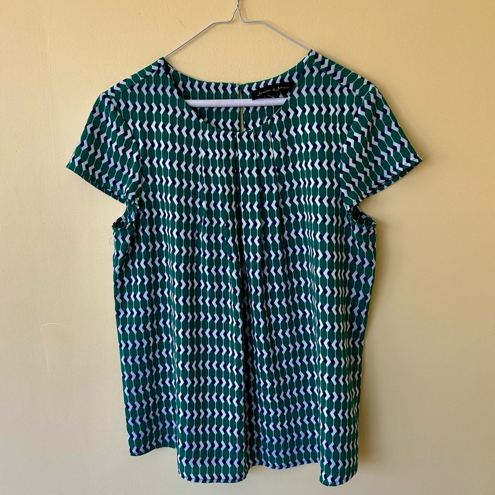 Green, Blue, and White Patterned Women's Top Size Large